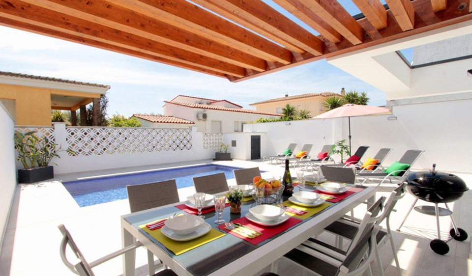 House for rent in Empuriabrava with 4 bedrooms