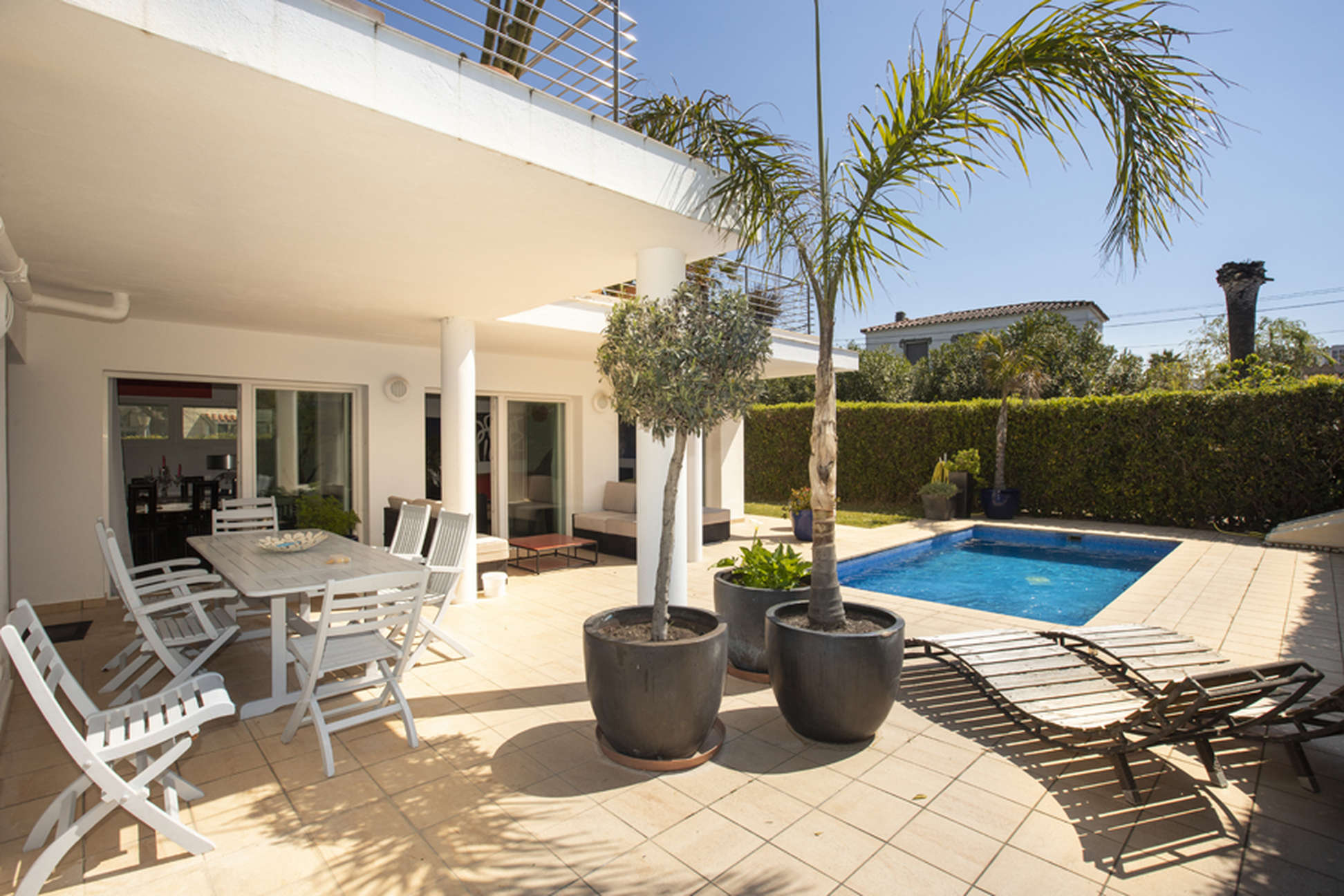 Magnificent house with pool