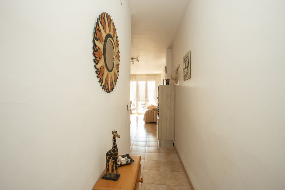 Apartment near the beach with parking