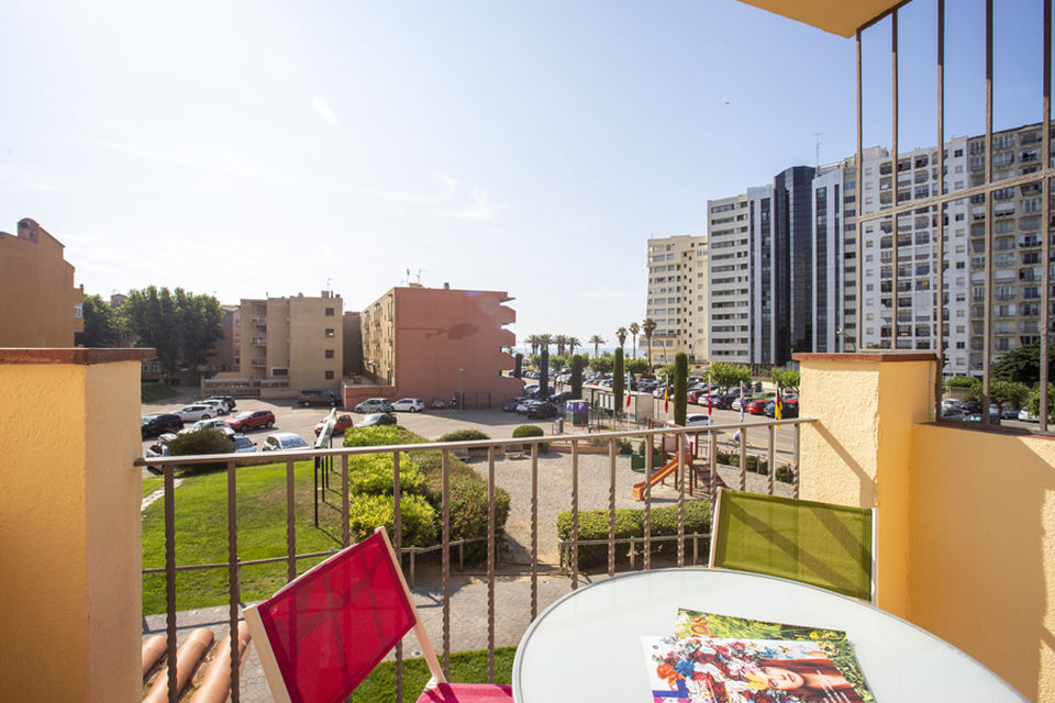 Apartment near the beach with parking