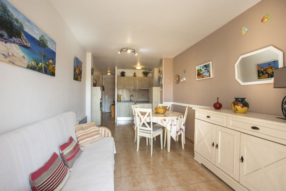 Apartment near the beach with parking