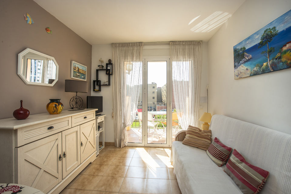 Apartment near the beach with parking