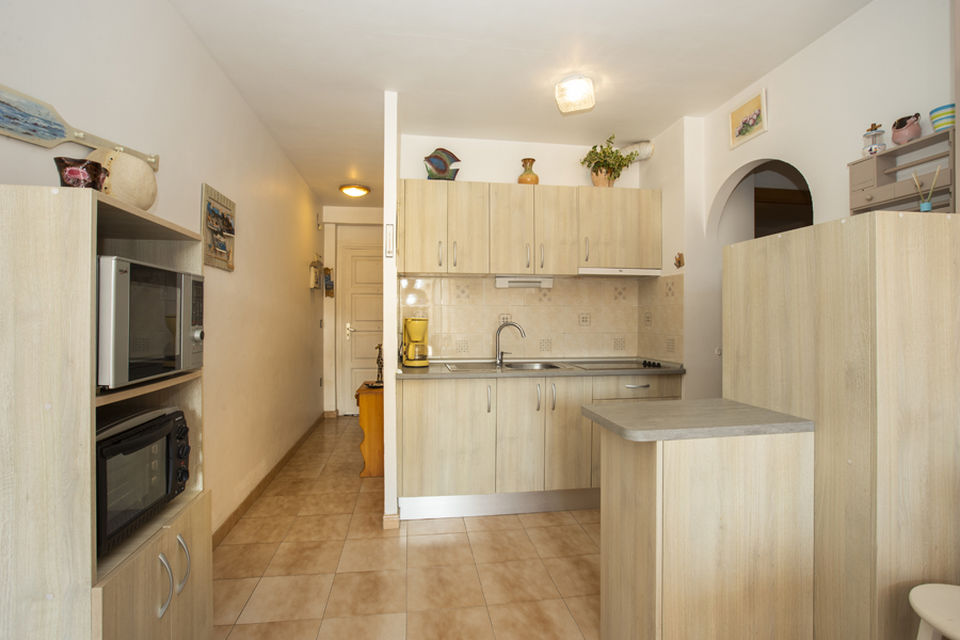 Apartment near the beach with parking
