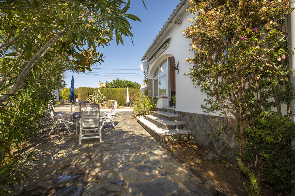 Beautiful three-bedroom house for sale in Mas Boscá Roses