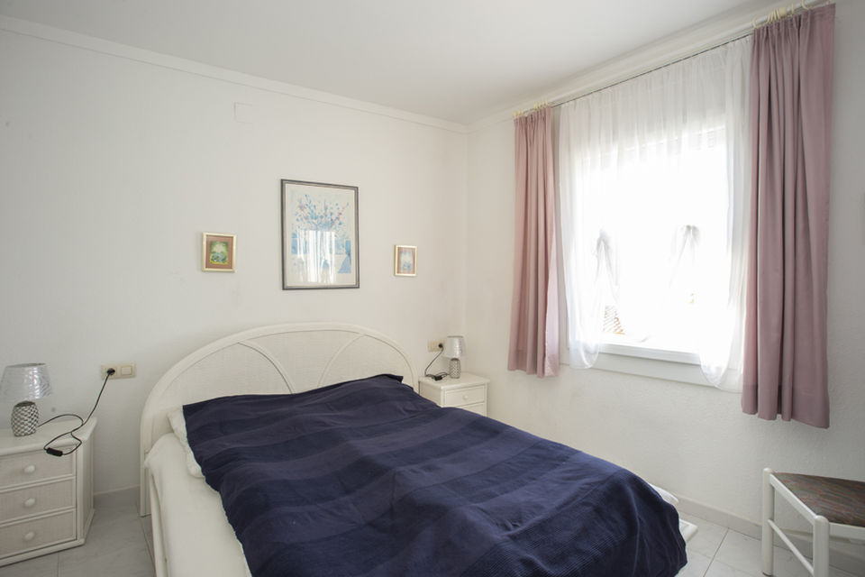 Preciosa casa con garaje y amarre de 7 x 4
