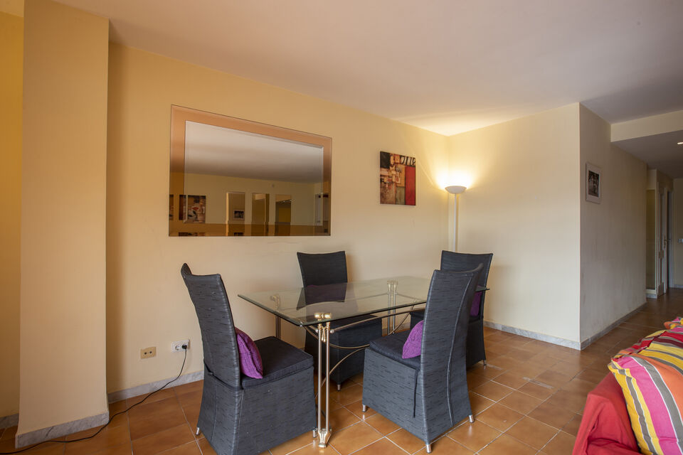 Joli appartement dans le centre d'Empuriabrava avec vue sur un port privé