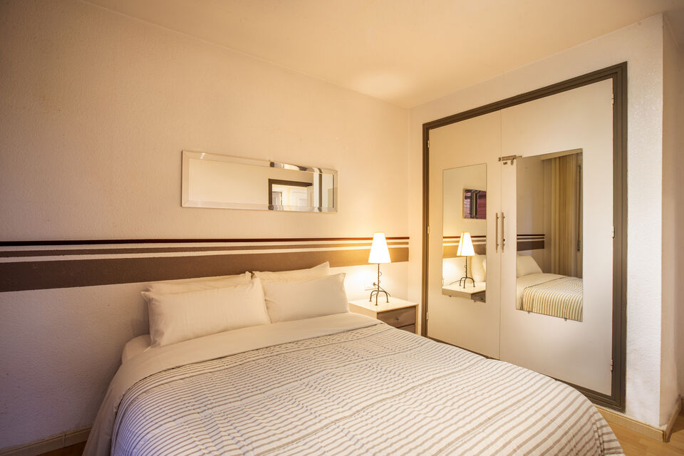 Joli appartement dans le centre d'Empuriabrava avec vue sur un port privé