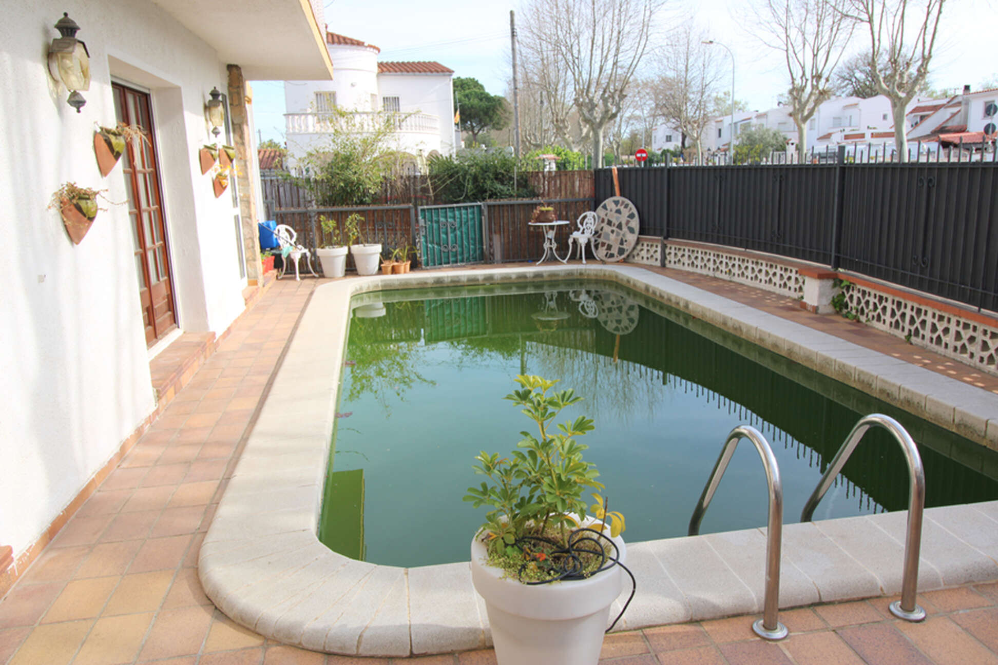 Maison à vendre avec 5 chambres et piscine