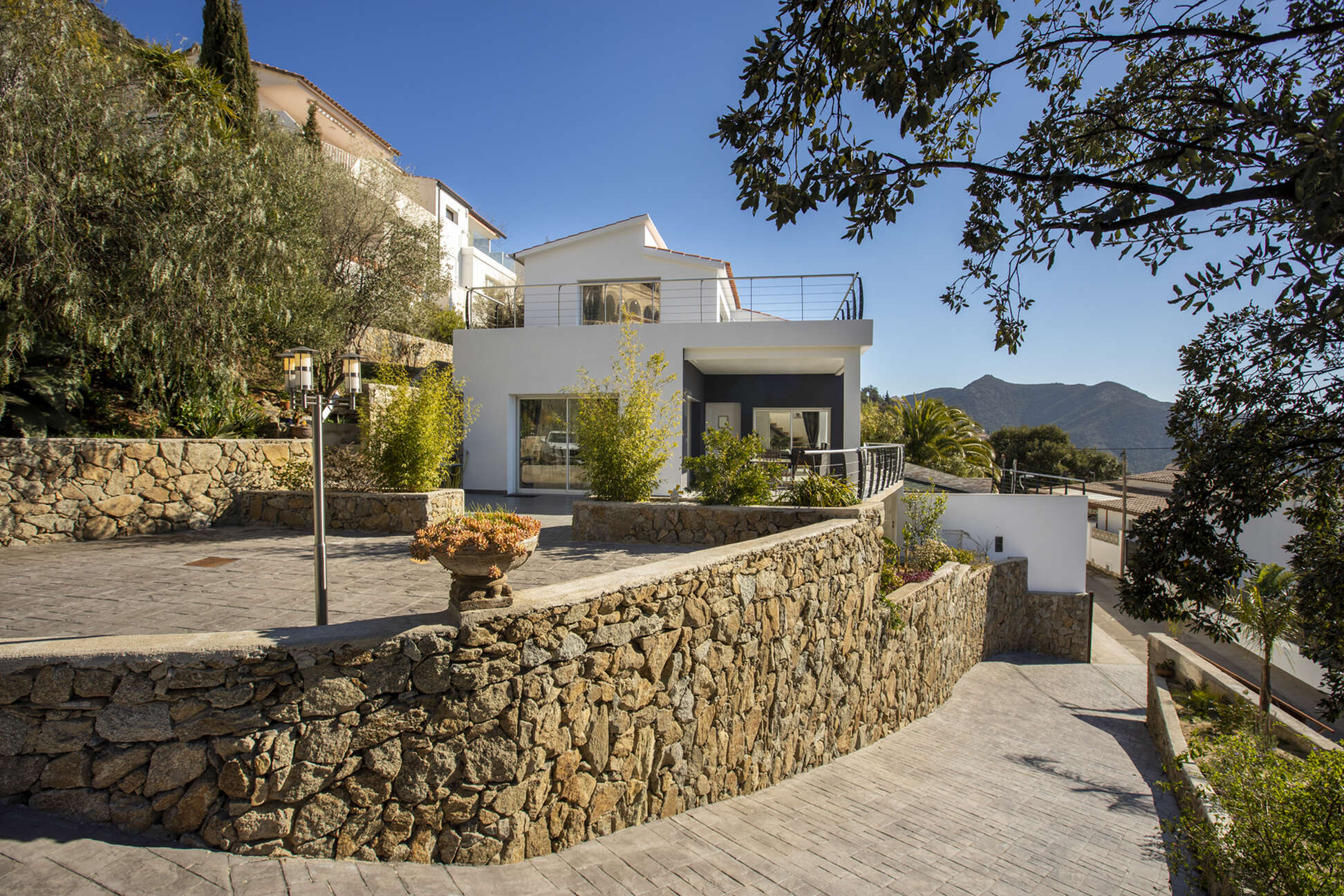 Maison entièrement rénovée avec vue sur la mer