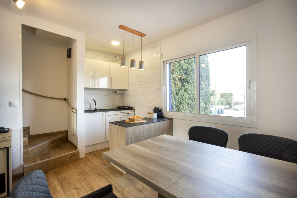 Renoviertes Fischerhaus mit großem Liegeplatz von 17x 4,5 m.