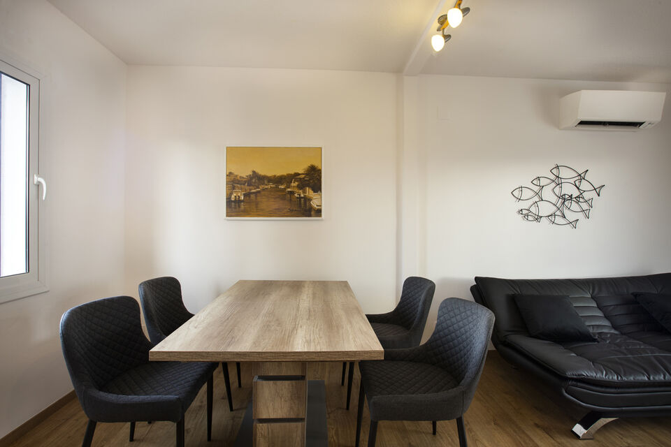 Renoviertes Fischerhaus mit großem Liegeplatz von 17x 4,5 m.