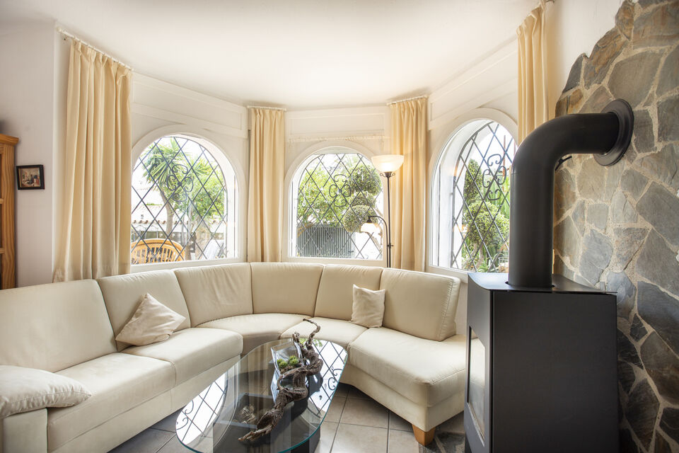 Charming individual house in a privileged area of Empuriabrava