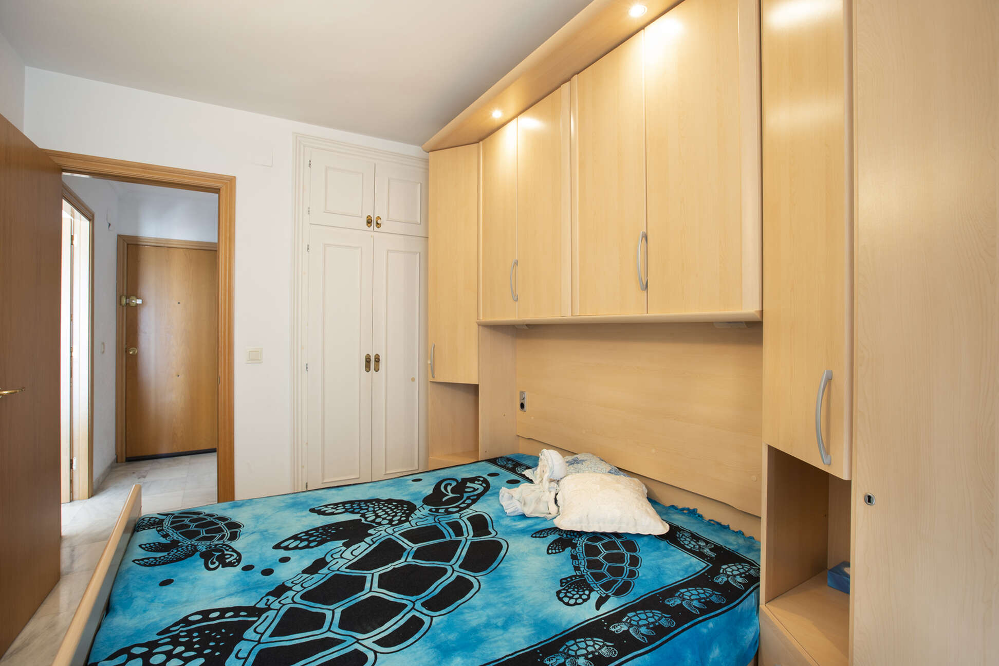 En venta apartamento con amarre 3x10 m y garaje