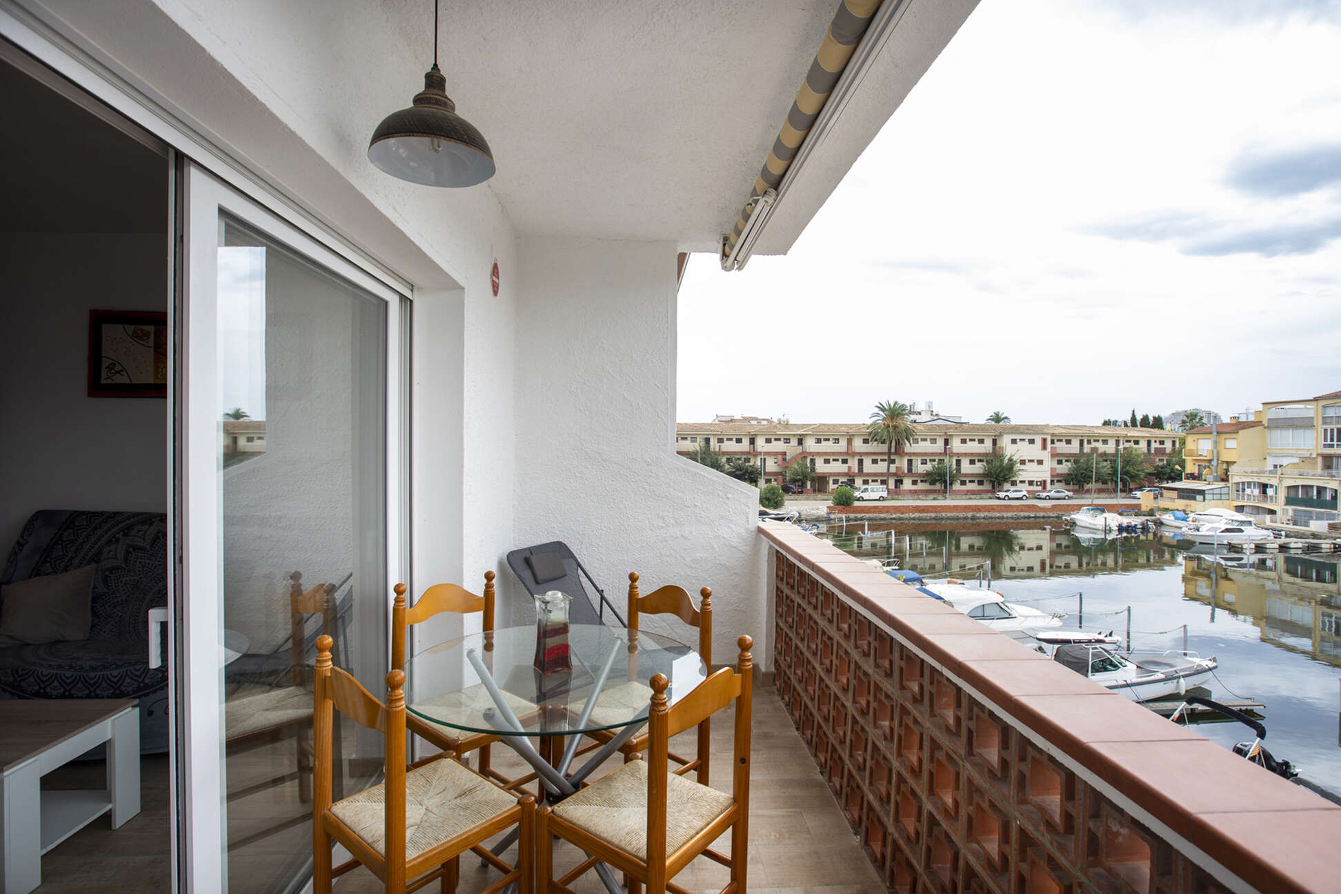Magnifique appartement avec vue sur le canal principal  à vendre à Empuriabrava
