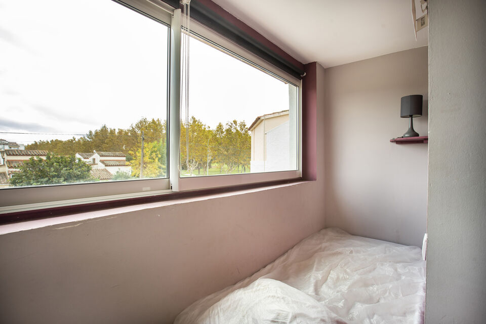 House with 2 bedrooms in a quiet area and community pool