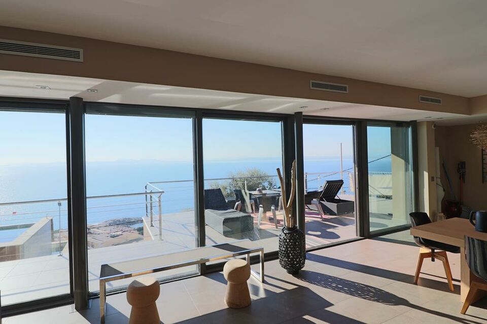 High standing house in Almadraba with immaculate sea views
