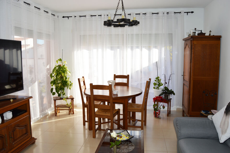 Bright house for sale in Empuriabrava (Costa Brava)