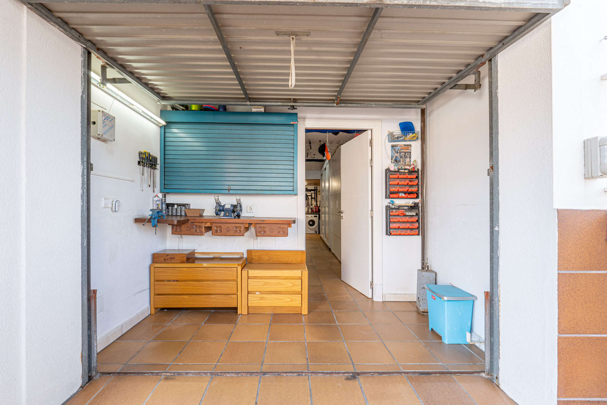 https://translate.google.es/?hl=es&amp;sl=es&amp;tl=en&amp;text=Espectacular%20casa%20con%20piscina%20y%20garaje
