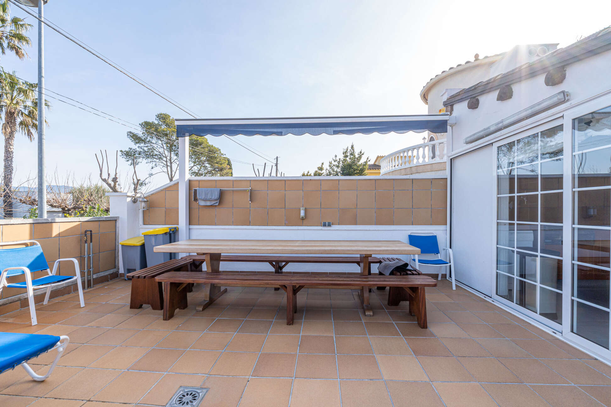 https://translate.google.es/?hl=es&amp;sl=es&amp;tl=en&amp;text=Espectacular%20casa%20con%20piscina%20y%20garaje