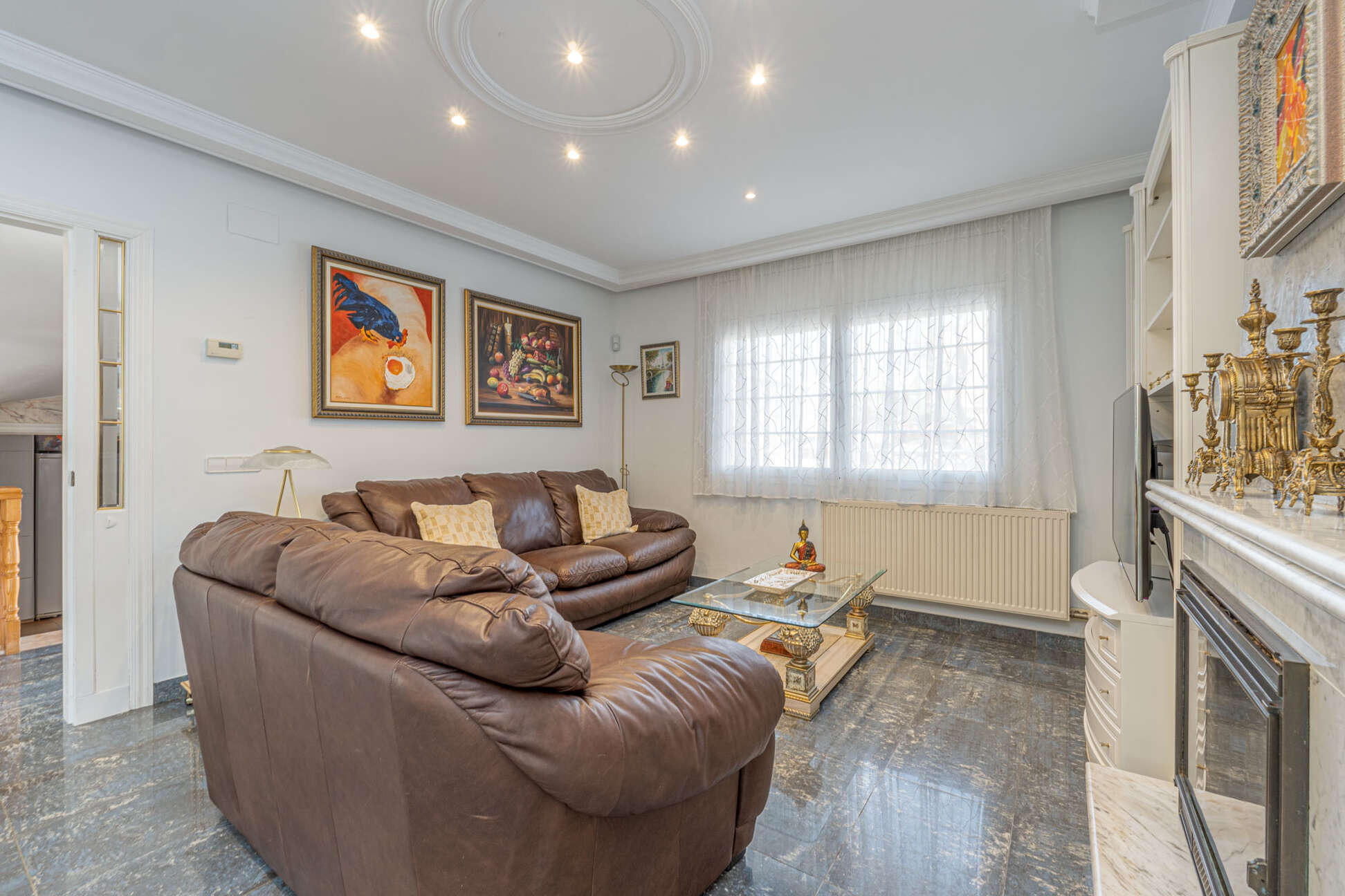 https://translate.google.es/?hl=es&amp;sl=es&amp;tl=en&amp;text=Espectacular%20casa%20con%20piscina%20y%20garaje