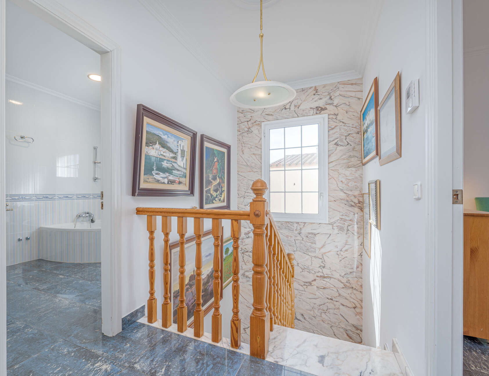 https://translate.google.es/?hl=es&amp;sl=es&amp;tl=en&amp;text=Espectacular%20casa%20con%20piscina%20y%20garaje