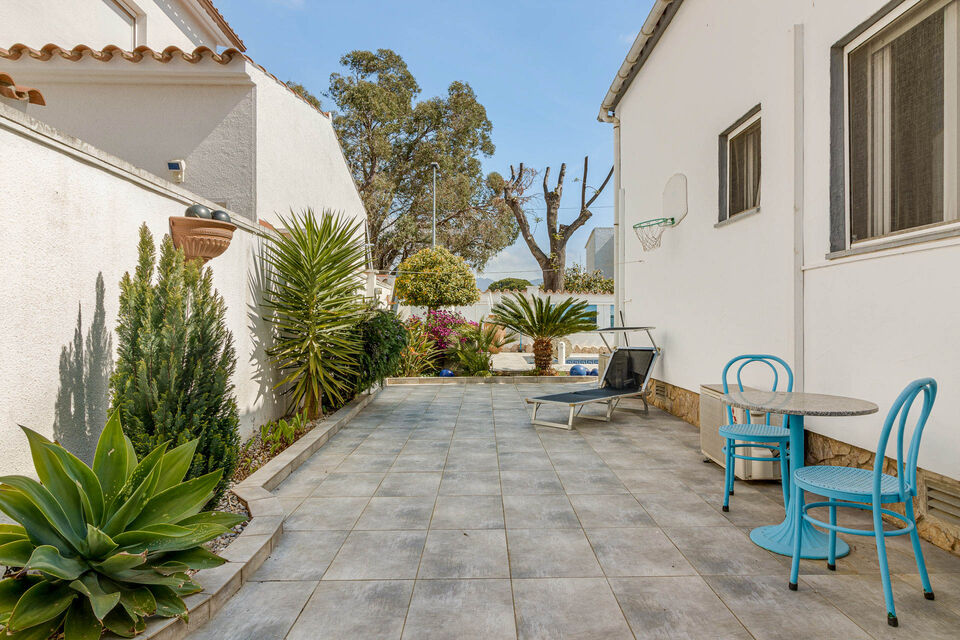 Maison/Villa avec grande piscine à vendre à Empuriabrava