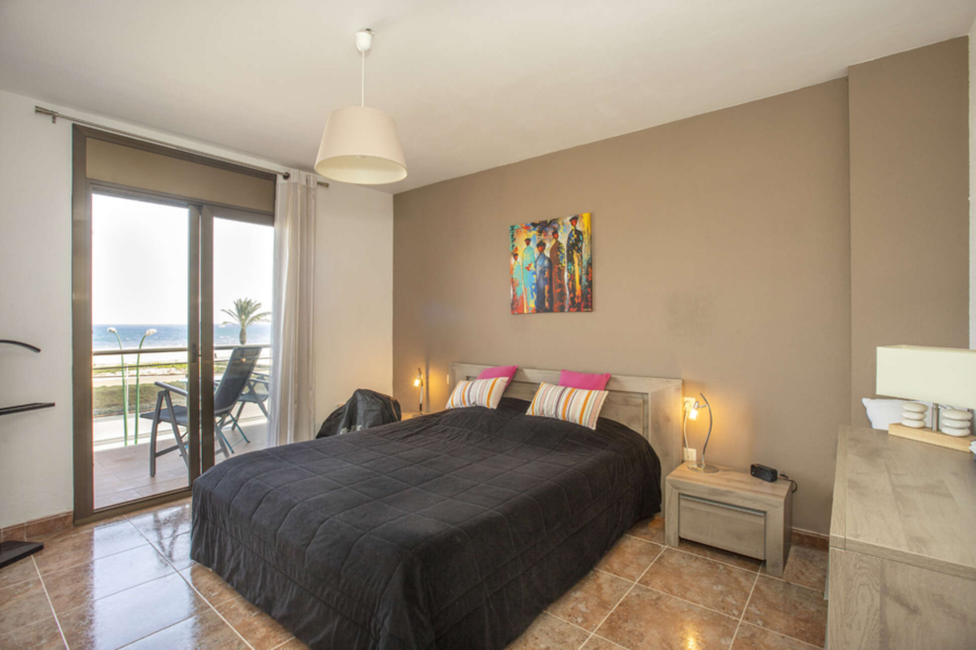Select apartment with sea views in Empuriabrava