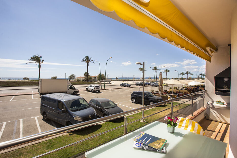 Fantástico  apartamento con vistas al mar en Empuriabrava