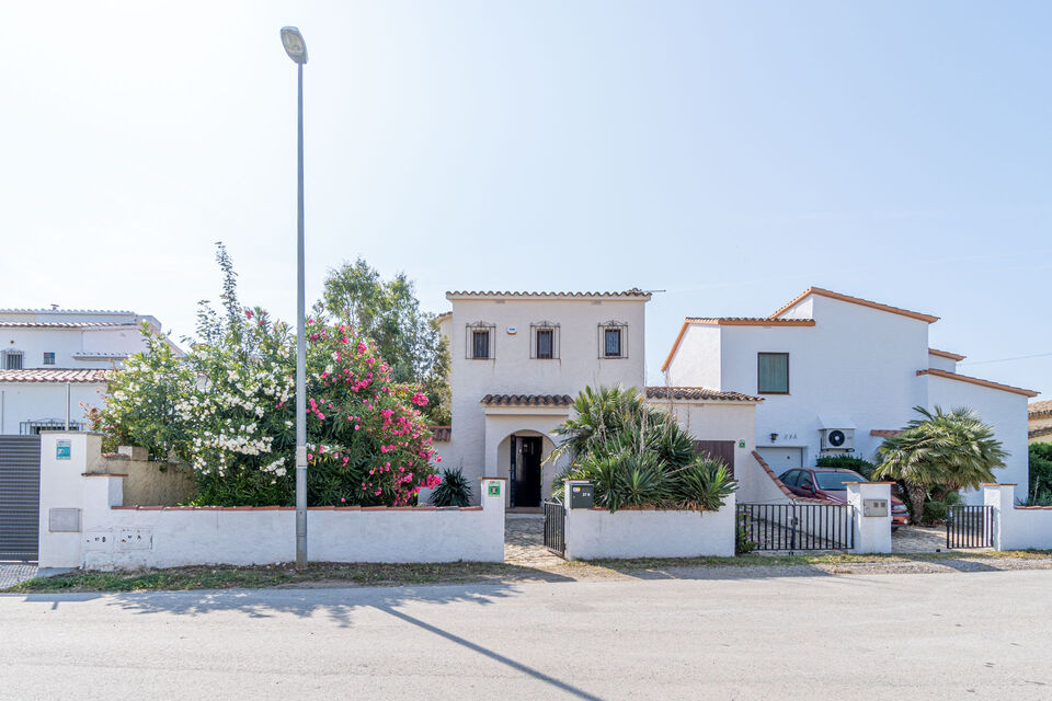 Maison à vendre avec amarre de 12,5 mètres à Empuriabrava