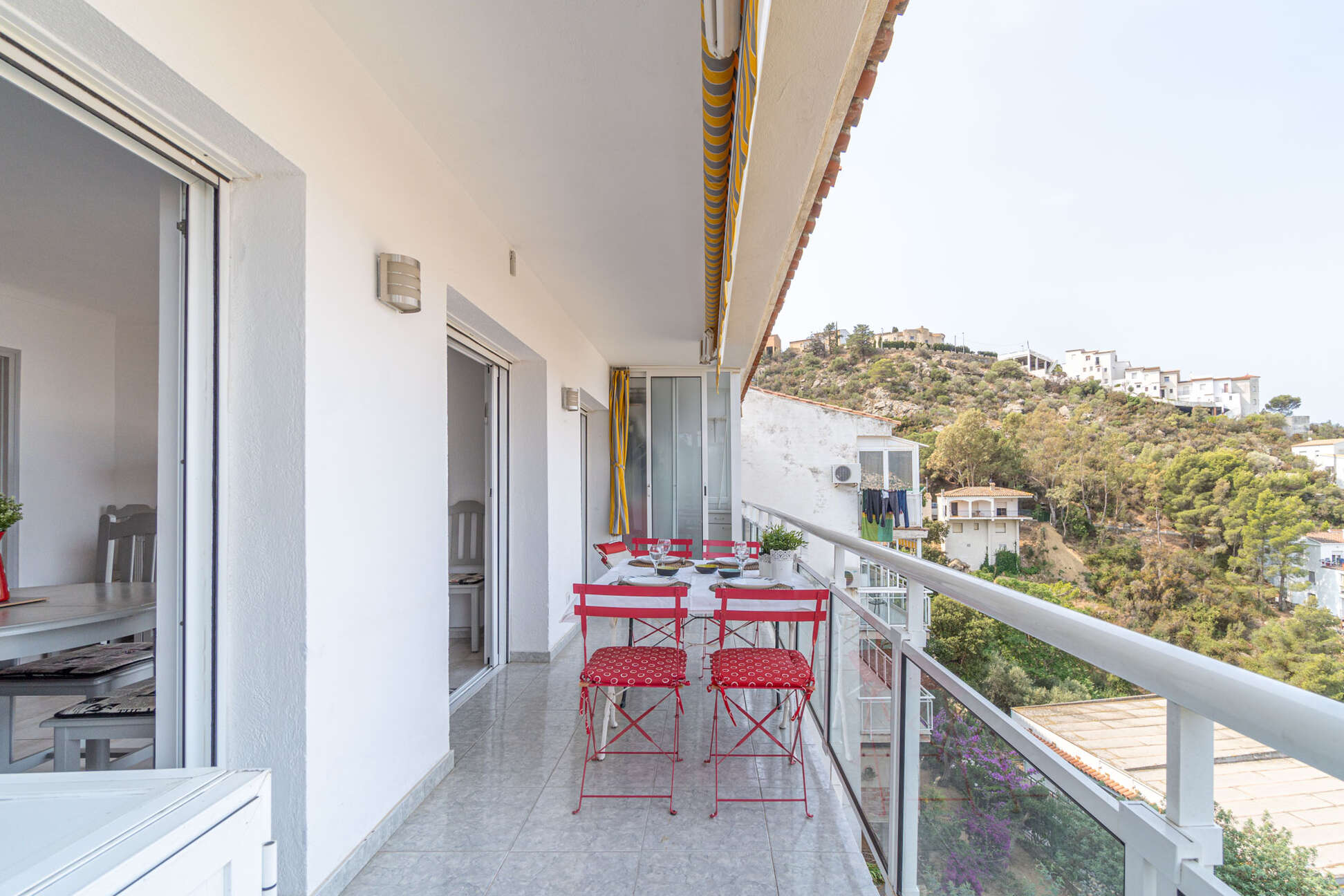 Apartment for sale with sea views in Roses