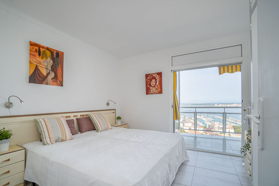 Apartamento en venta con vistas al mar en Roses