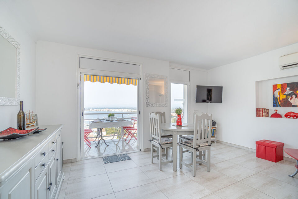 Apartamento en venta con vistas al mar en Roses