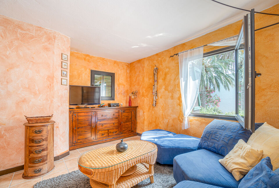 Au centre d'Empuriabrava, cette belle maison avec un joli solarium est à vendre