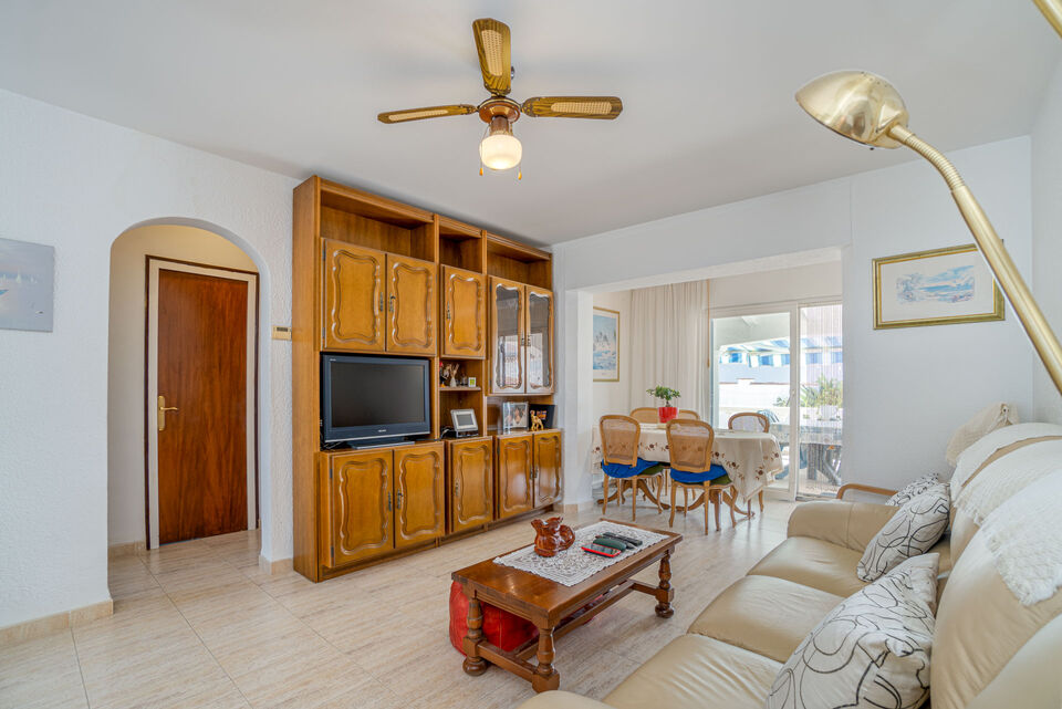 Casa en venta en Empuriabrava con 4 dormitorios y piscina