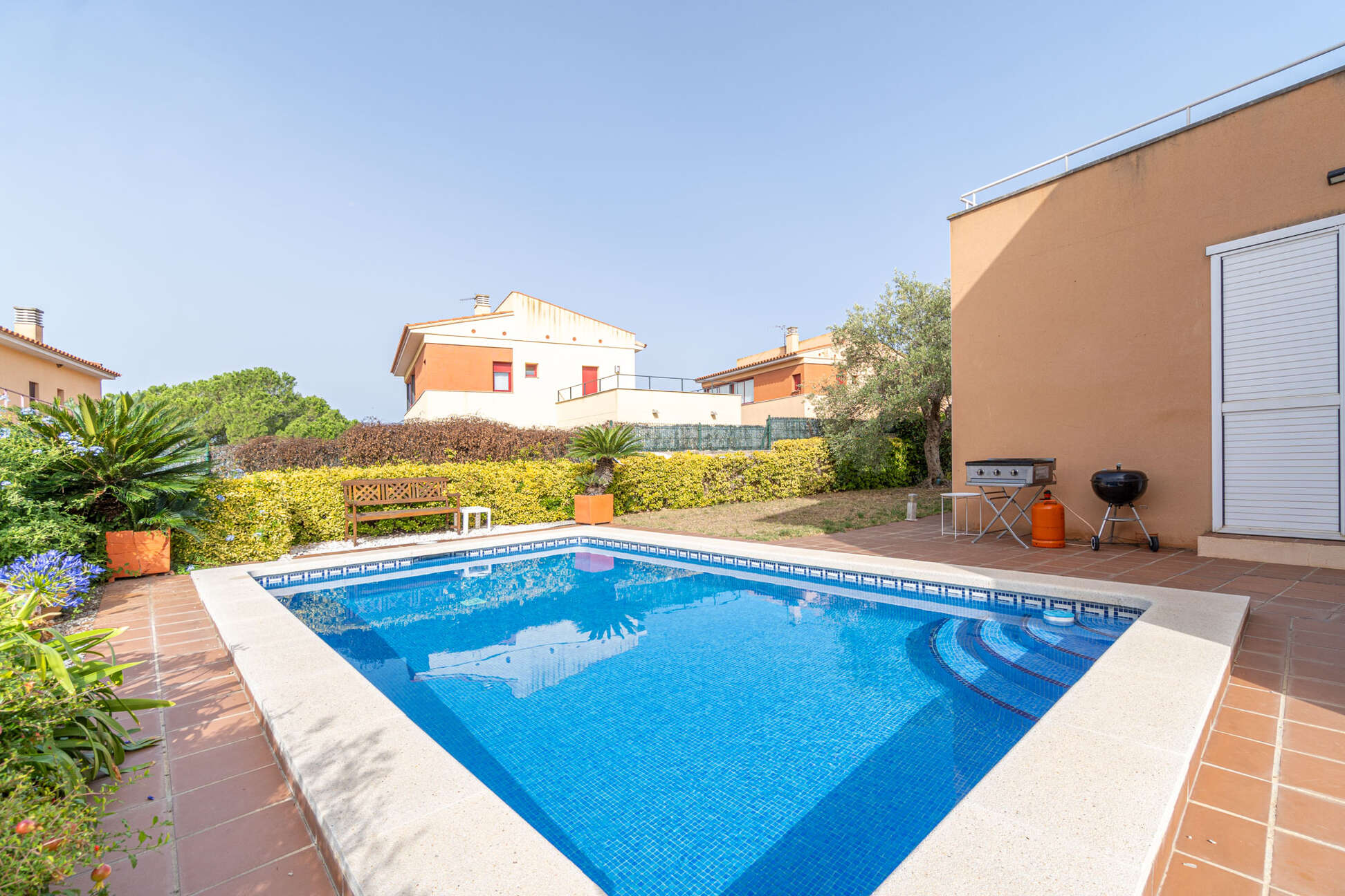 Bonita casa unifamiliar con piscina en venta en Garriguella
