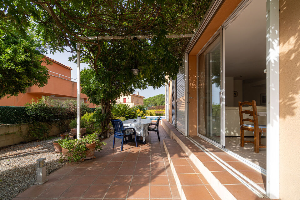 Bonita casa unifamiliar con piscina en venta en Garriguella