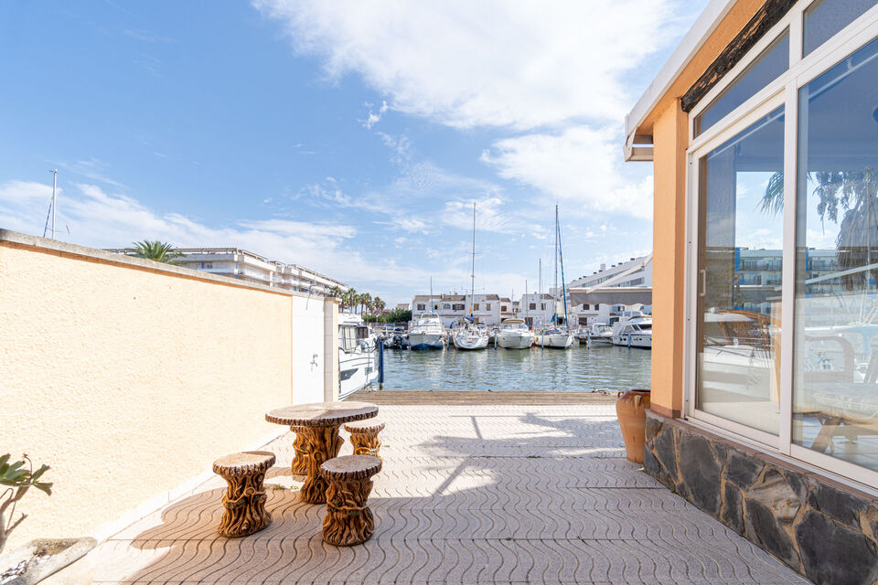 Maison avec amarre 10x6 mètres et deux appartements indépendants à Santa Margarita