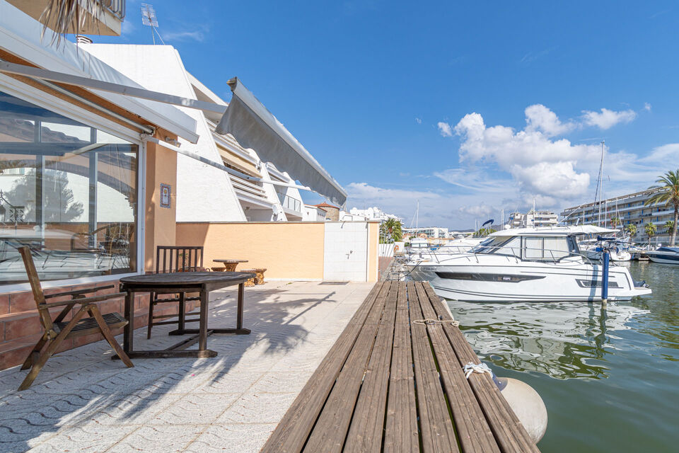 Maison avec amarre 10x6 mètres et deux appartements indépendants à Santa Margarita