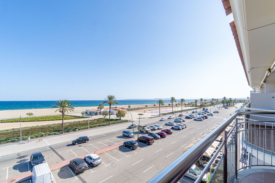 Penthouse zum Verkauf mit Blick auf das Meer in Empuriabrava