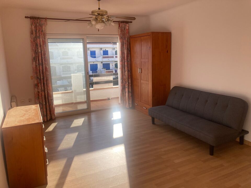 Studio with views of the canal for sale. Ideal for investment. Don't miss this opportunity!