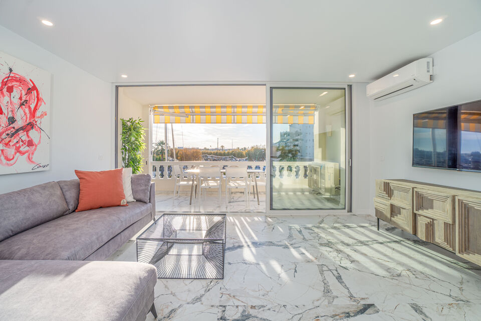 Fantástico apartamento completamente renovado en venta en Empuriabrava. HUT: SI