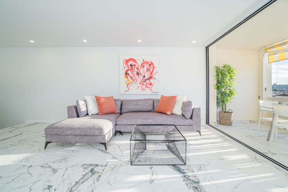 Fantástico apartamento completamente renovado en venta en Empuriabrava. HUT: SI