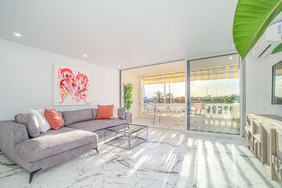 Fantástico apartamento completamente renovado en venta en Empuriabrava. HUT: SI