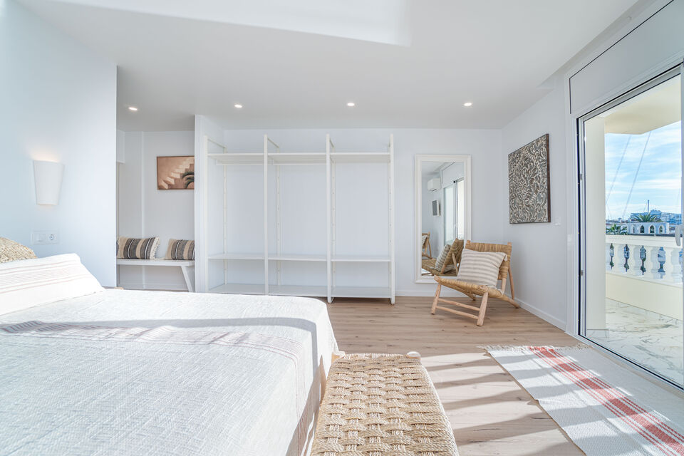 Fantástico apartamento completamente renovado en venta en Empuriabrava. HUT: SI