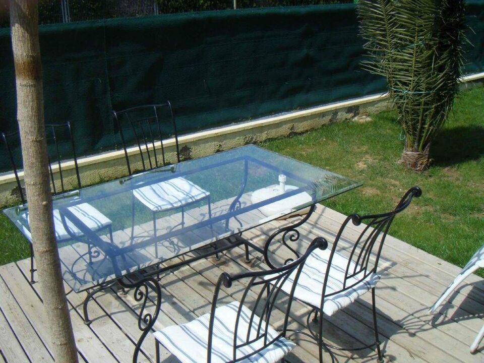 Empuriabrava, casa en venta con piscina en zona tranquila