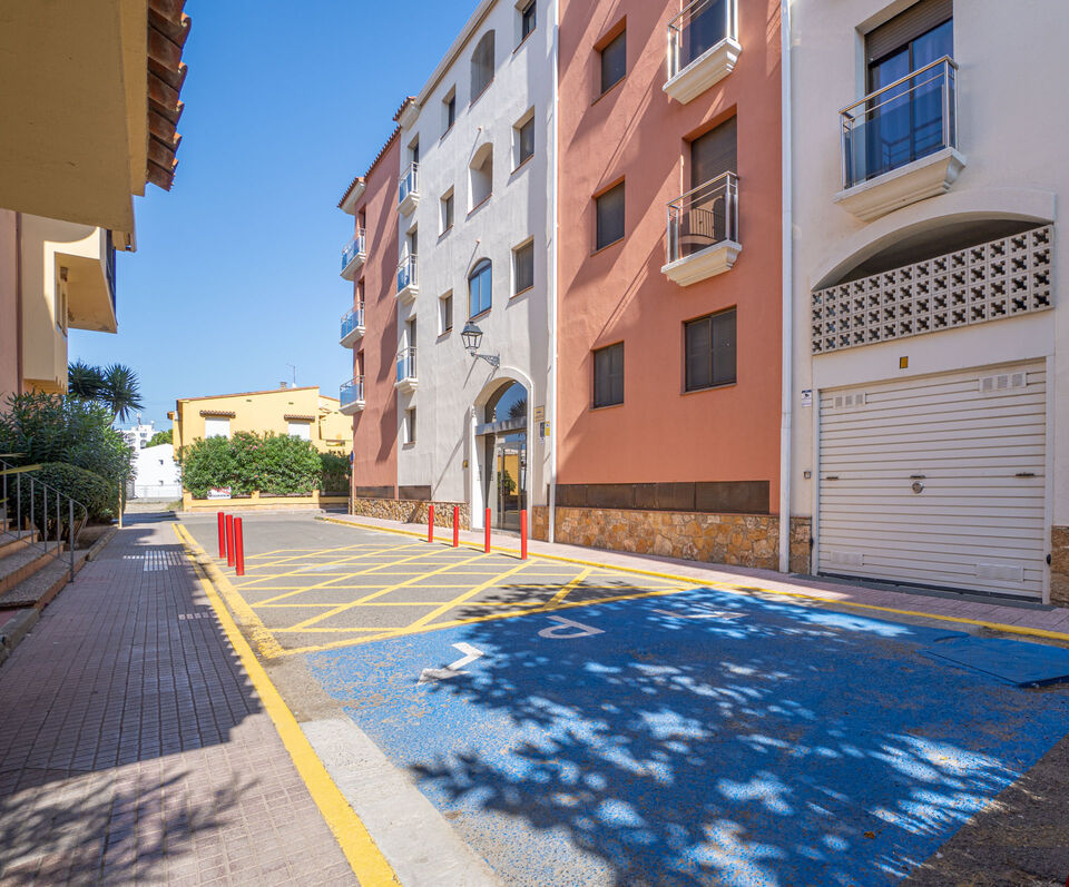 Fantástico  apartamento con vistas al mar en Empuriabrava