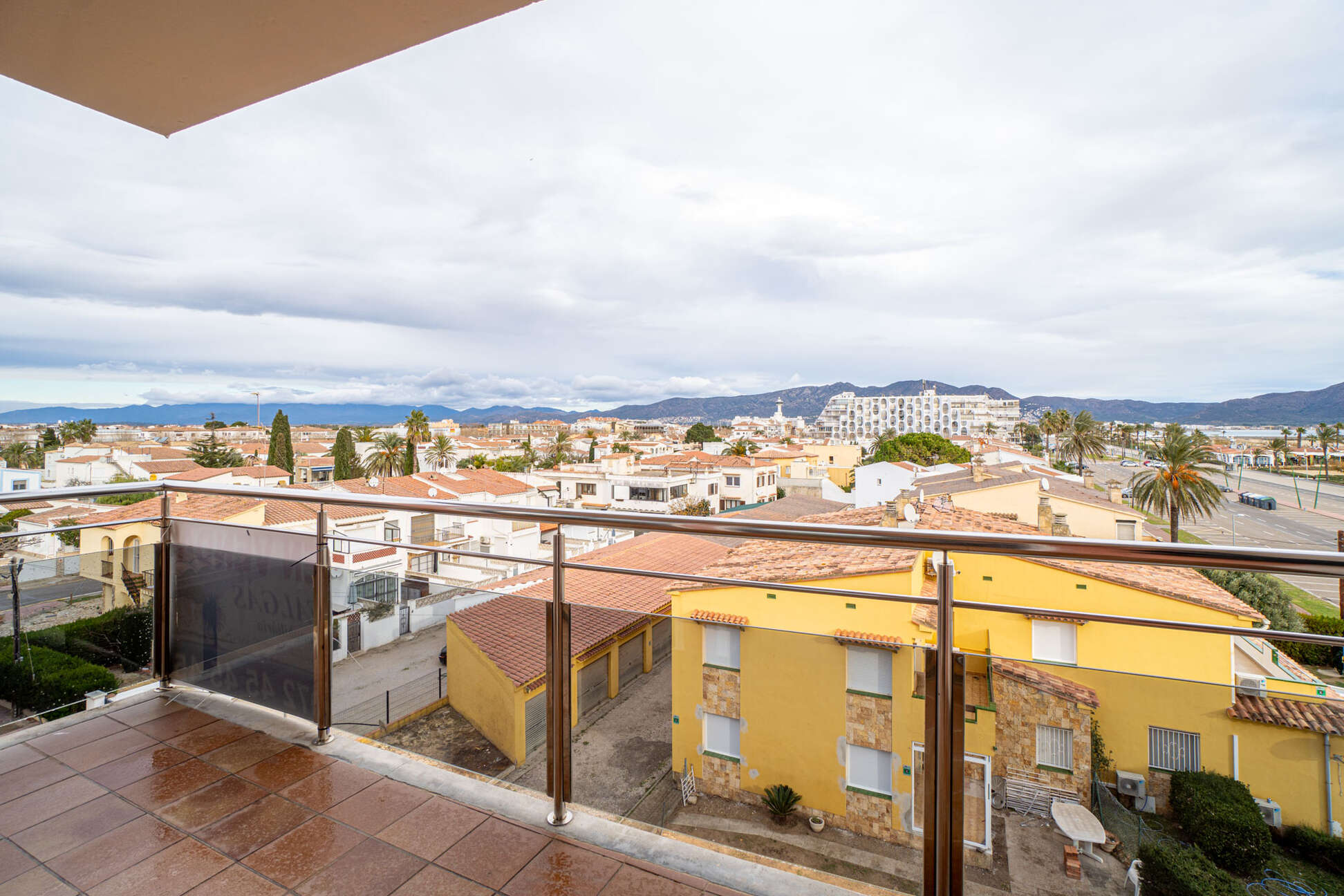 Fantastique appartement avec vue sur la mer à Empuriabrava