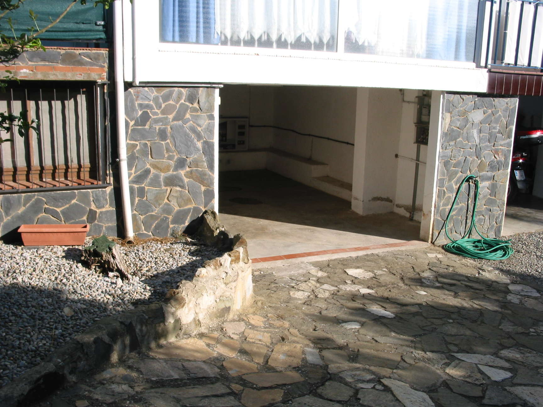 Atico in Llanca mit einem Schlafzimmer und Garage