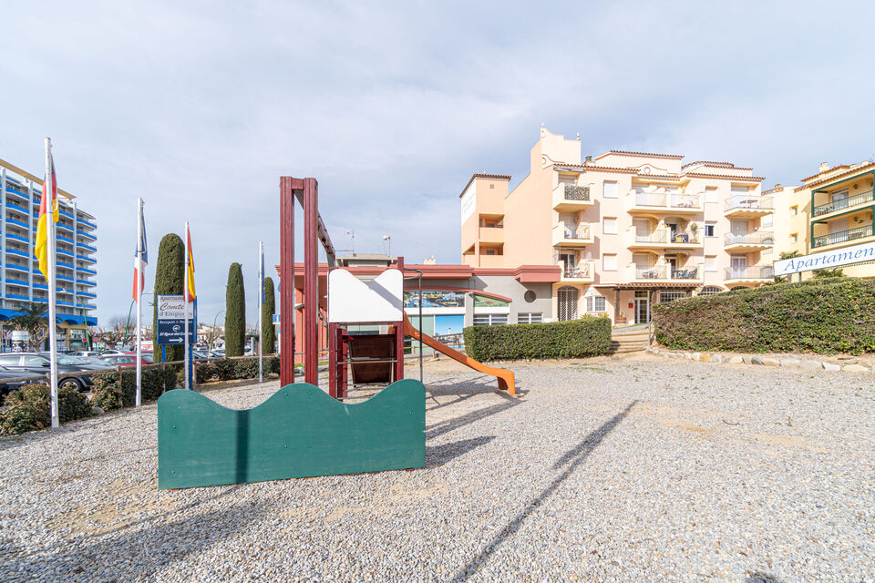 Apartment just steps away from the beach with parking included. Enjoy the sea breeze without worryin