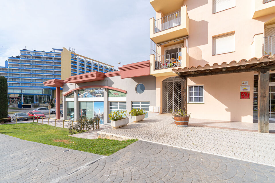 Wohnung nur wenige Schritte vom Strand entfernt mit Parkplatz. Genießen Sie die Meeresbrise, ohne si